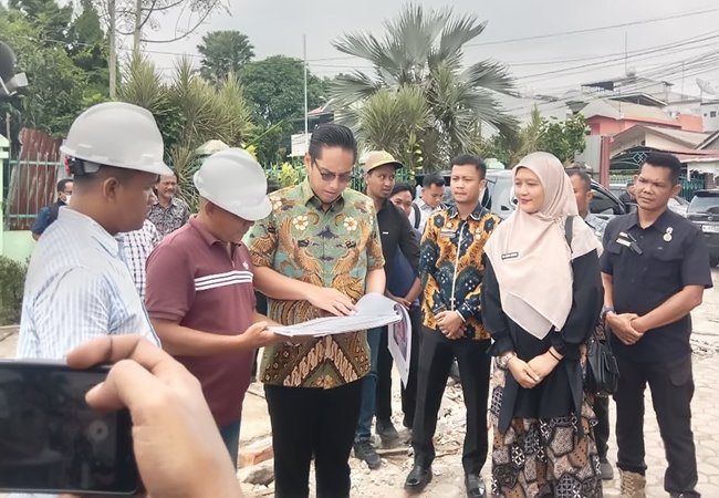 Tinjau Revitalisasi Puskesmas,Rico Waas: Pelayanan Buruk Tidak Akan Ditoleransi